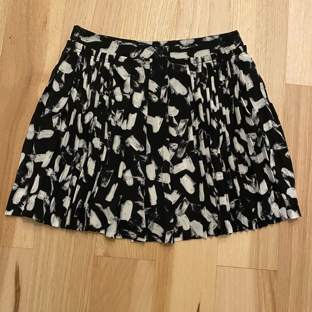 Banana Republic pleated printed skirt